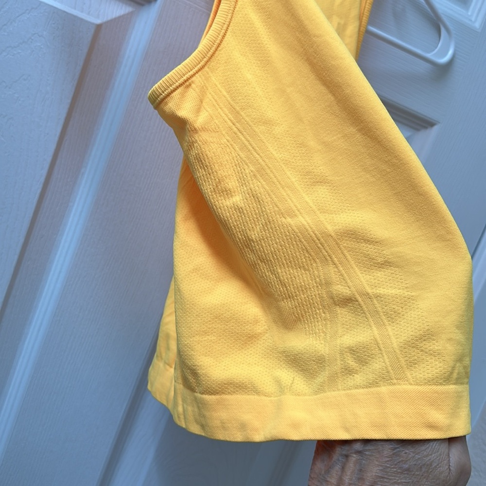 LIKE NEW! Athleta Girl Power Up Seamless Tank - Picture 10 of 12